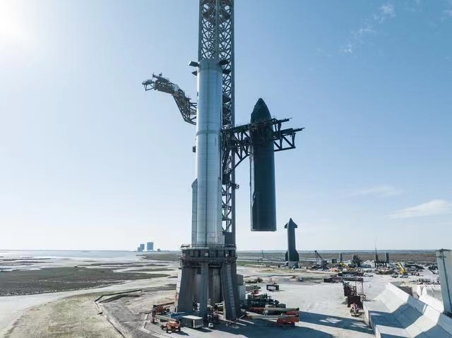 SpaceX正创造历史 向394英尺高的Starship火箭静态点火测试过程迈进